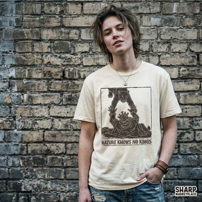 Retro Nature Knows No Kings black panther PNG design with a king crown for streetwear t-shirt prints