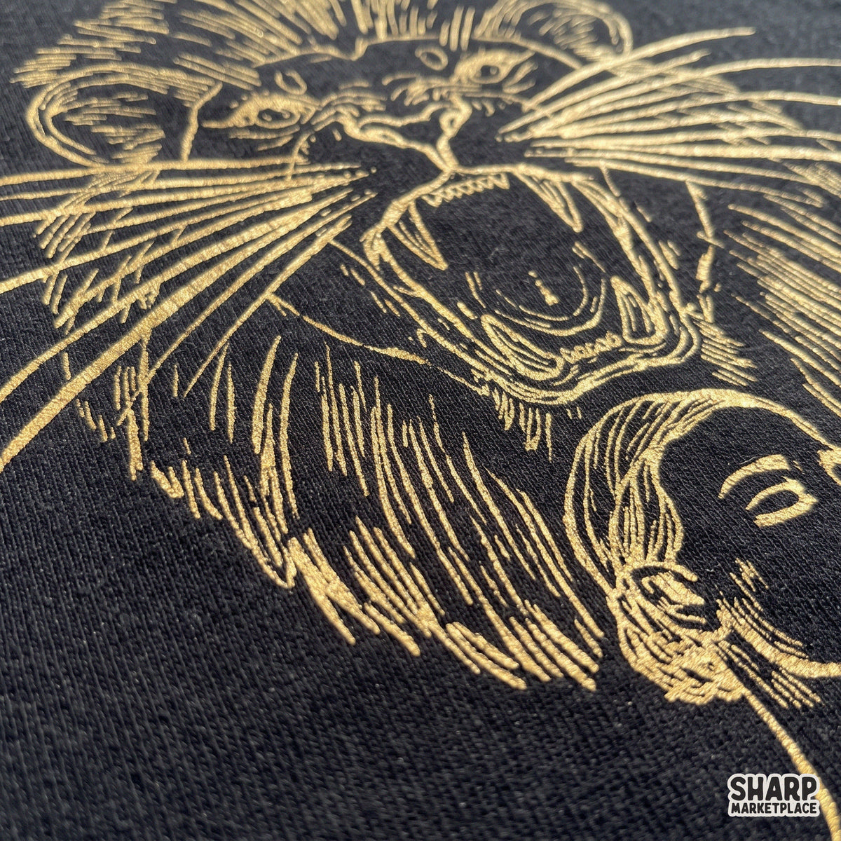 Roaring Lion Mane Crowned Woman Gold Line Art, Trendy PNG