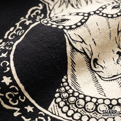 Chic glamour horse wearing a pearl necklace illustration for a vintage equestrian shirt sublimation design
