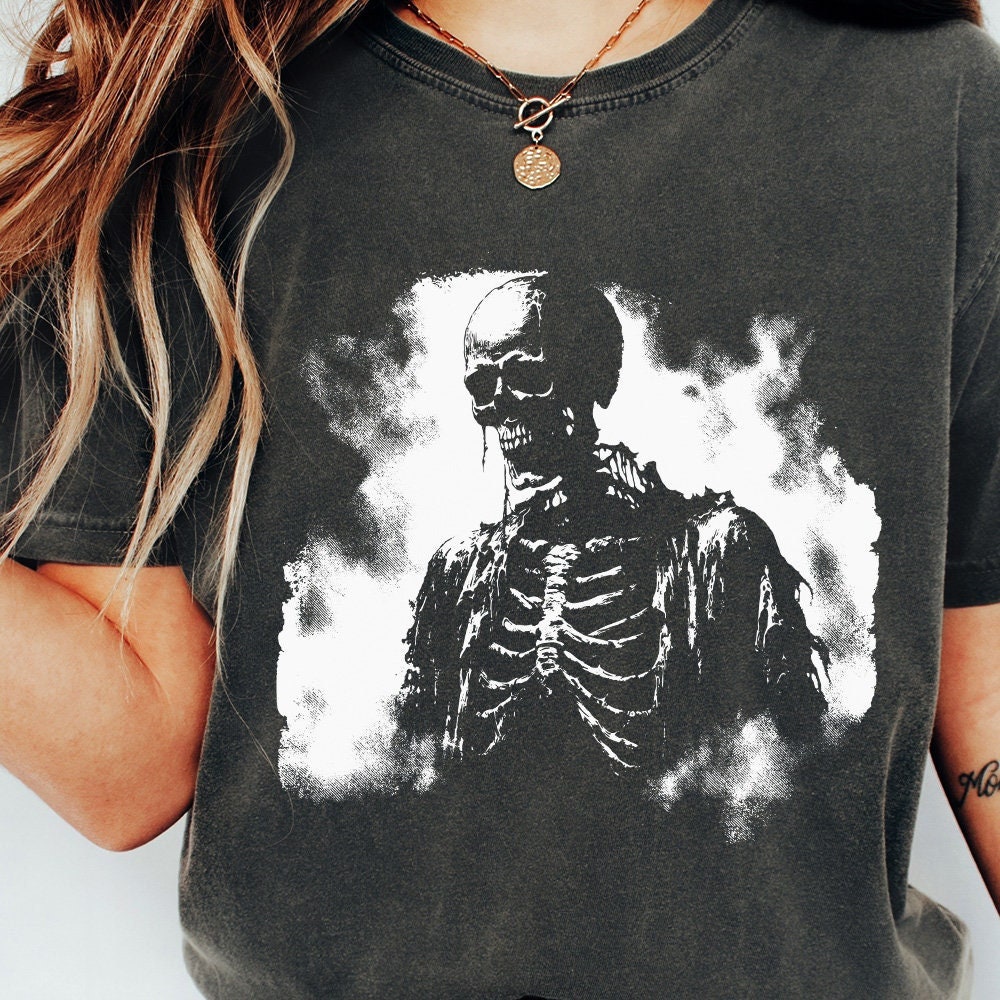 Emerging Skeleton PNG, Haunting Mist Art - 300 DPI Design for T-Shirt