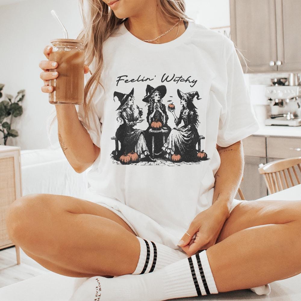 Retro Witch PNG Alt 2, Halloween Design - 300 DPI Design for T-Shirt