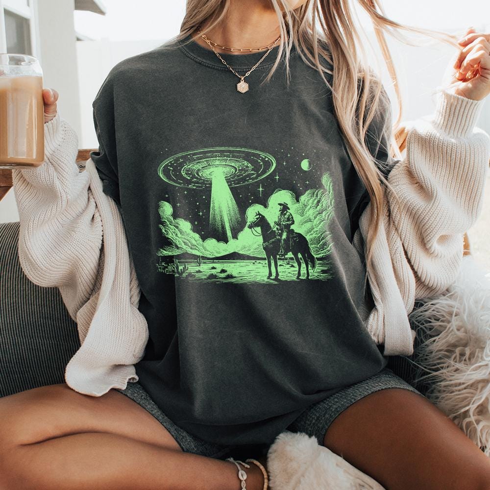 Cowboy UFO PNG, Retro Alien Spaceship - 300 DPI Design for T-Shirt