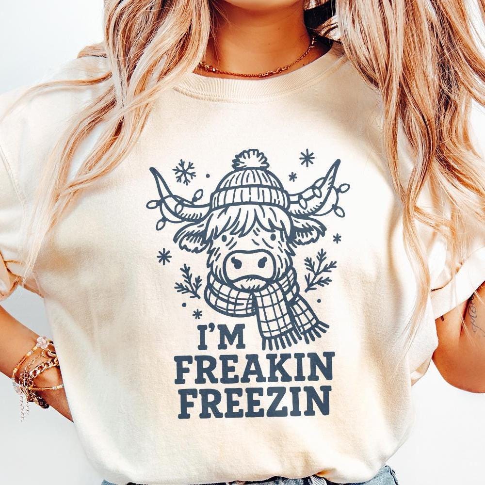 I'm Freakin Freezin PNG, Funny Winter Highland Cow Shirt - 300 DPI Design