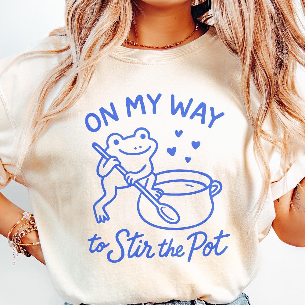 On My Way To Stir The Pot PNG, Funny Frog Digital Download - 300 DPI