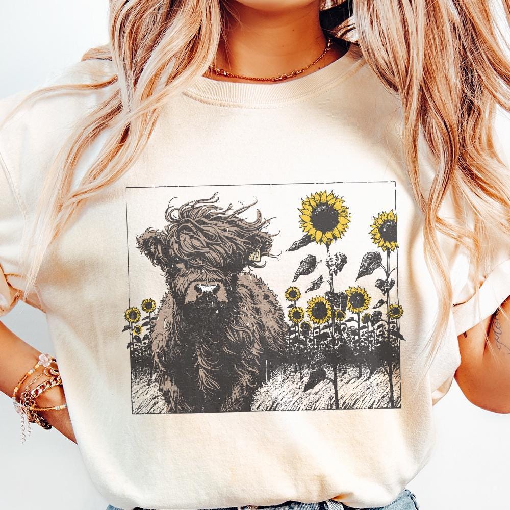 Highland Cow Sunflower PNG, Cow Clipart - 300 DPI Design for T-Shirt