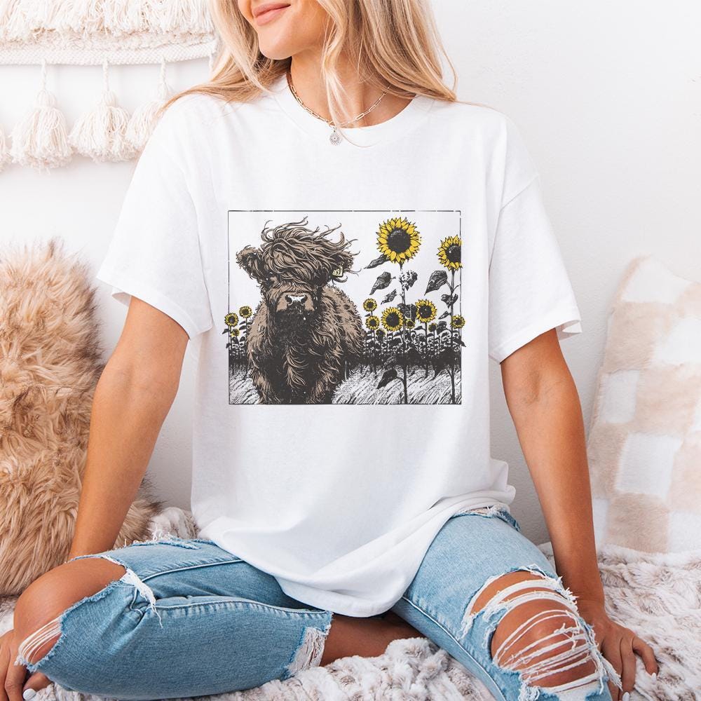 Highland Cow Sunflower PNG, Cow Clipart - 300 DPI Design for T-Shirt