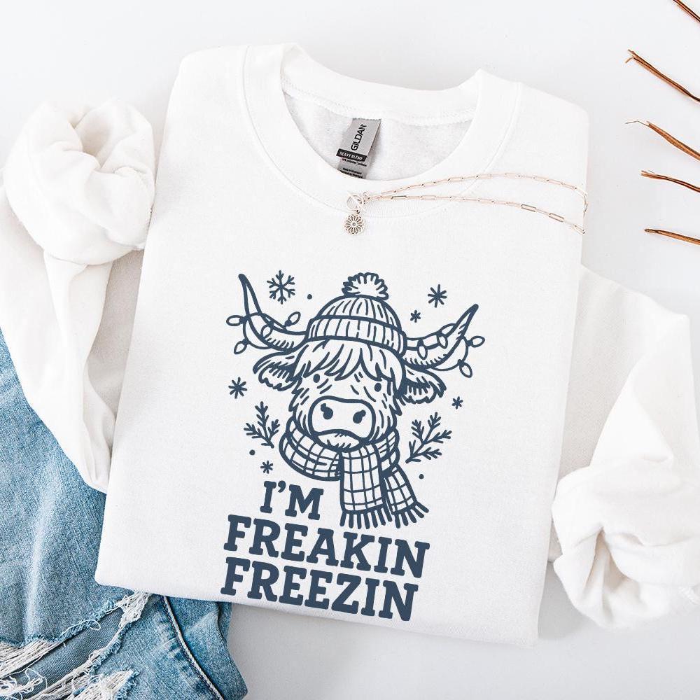 I'm Freakin Freezin PNG, Funny Winter Highland Cow Shirt - 300 DPI Design