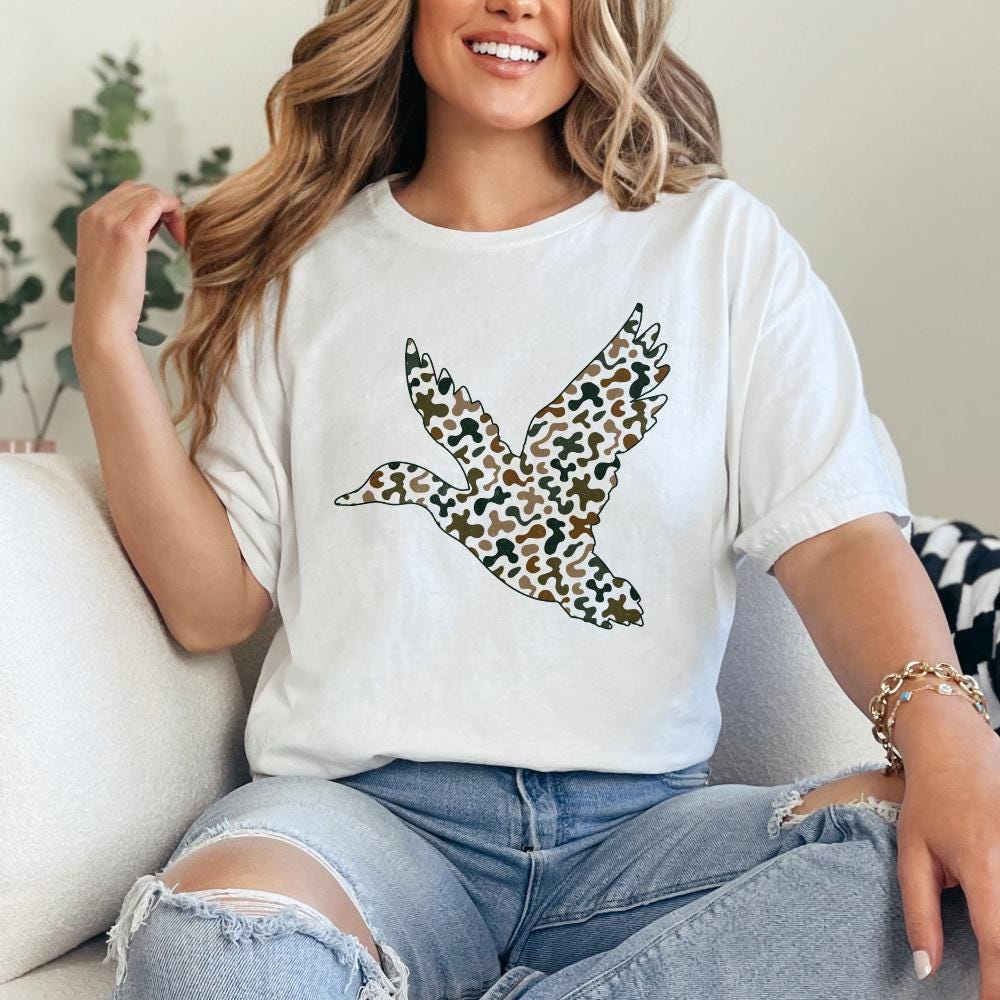 Camo Flying Mallard Duck png, Duck Hunting Sublimation - 300 DPI Design