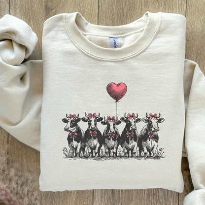 Valentine Cows PNG, Valentine's Day png - 300 DPI Design for T-Shirt