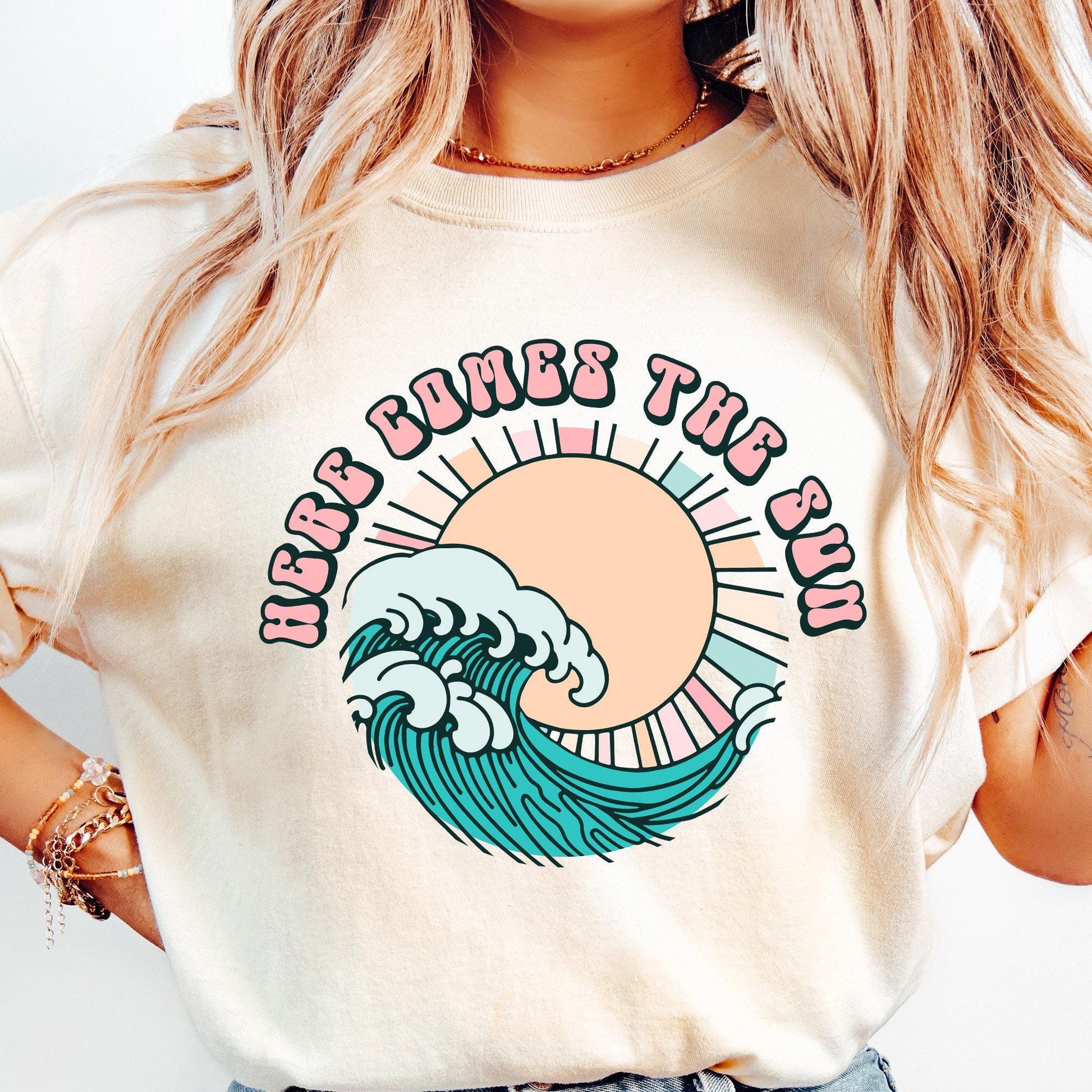 Here Comes the Sun PNG, Retro Beach Waves Summer Design - 300 DPI Design